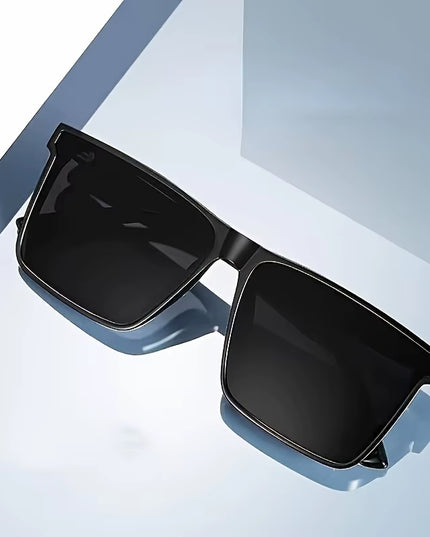 Classy looking men's square fashion sunglasses 