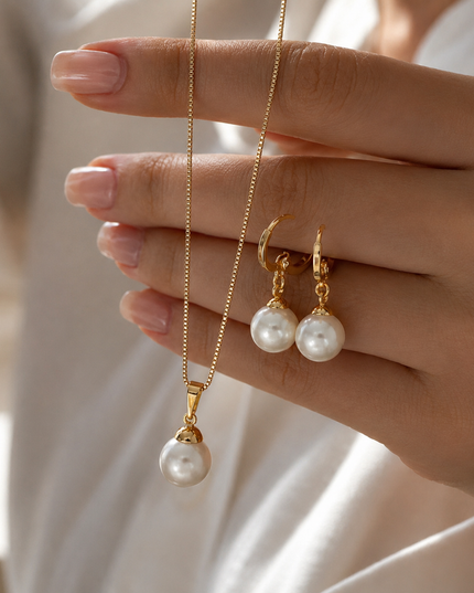 Elegant Pearl Jewelry Set – Gold Tone Necklace & Matching Earrings