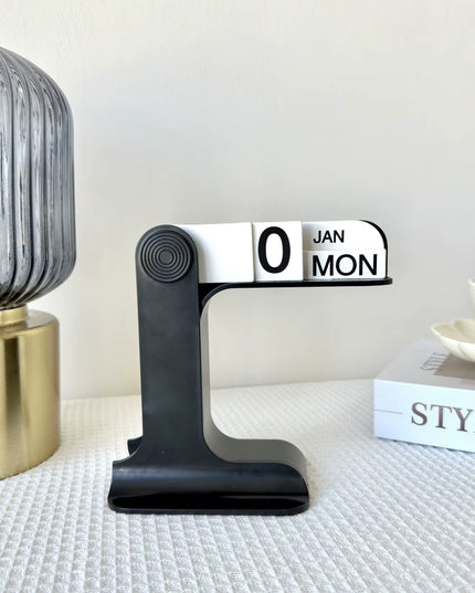 Minimalist Perpetual Calendar for Desk decoration- L 16.5cm, 6.5 inch / H 15.5cm, 6.1 inch