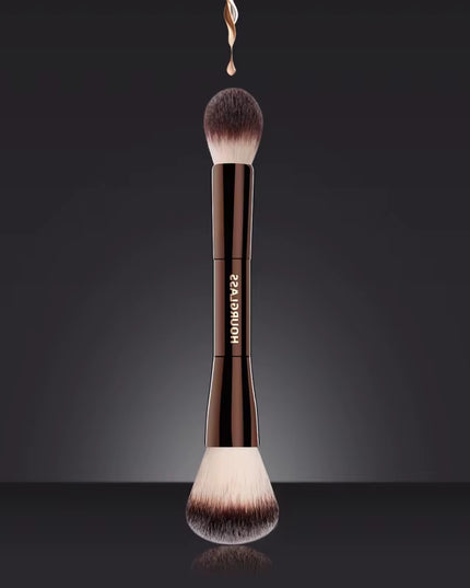 HOURGLASS- No.17 Lighting Edit Brush Soft Fiber Hair Double Head Highlight Fashion Design Single Face Brush
