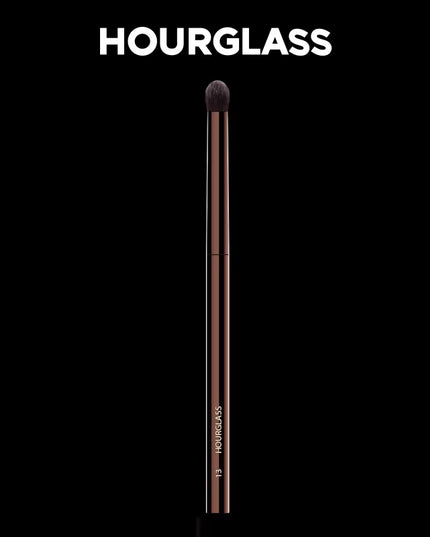 HOURGLASS - No.13 Precision Smudge Brush Soft and Skin-Friendly Fiber Hair Fashion Design Single Eye Brush
